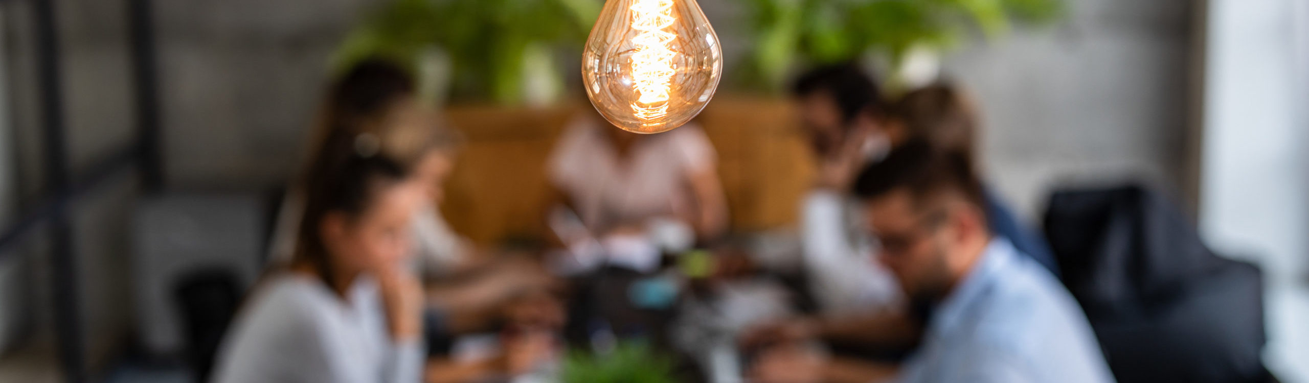 Bild på arbetsgrupp som jobbar